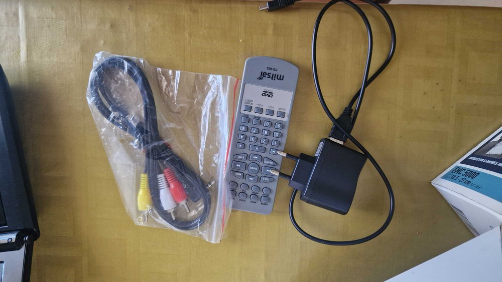 Leito de DVD para ver no carro com suporte de cabeceira