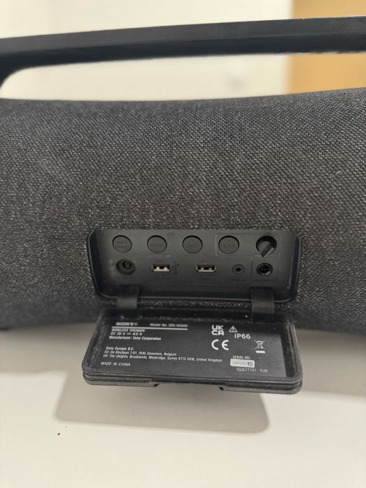 Caixa de som da “SONY”(coluna)