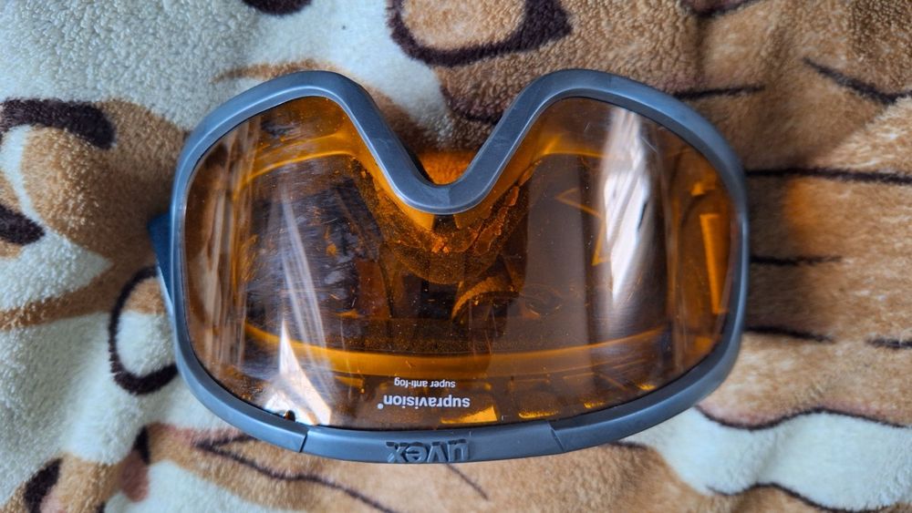 Очки горнолыжные или для мото