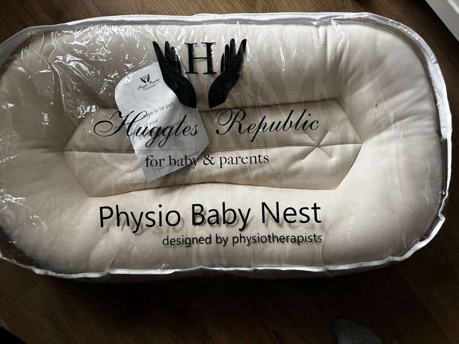 Huggles Republic physio baby nest