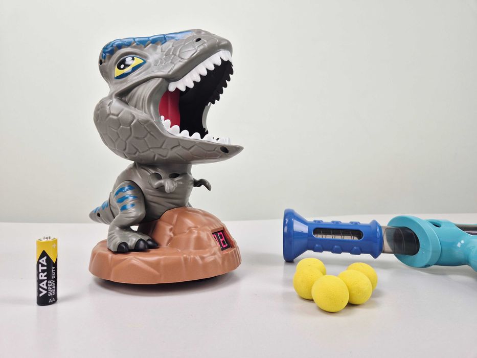 Попади в бегающего динозавра - Развлекательный игровой набор