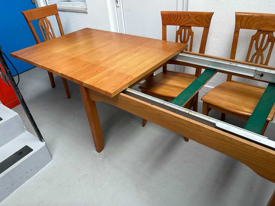 Mesa jantar + 8 cadeiras, pinho maciço
