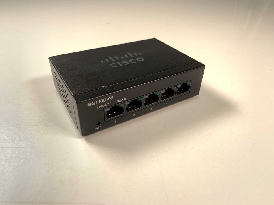 Switch Cisco 5 Portas SG110D-05.