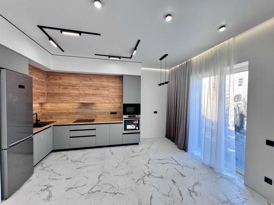 Продаж будинок таунхаус в закритому містечку набережна озеро