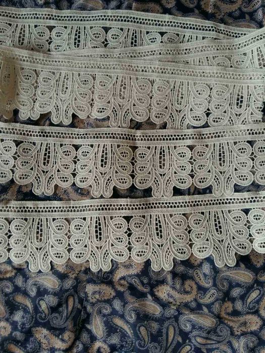 Широке  машине мереживо