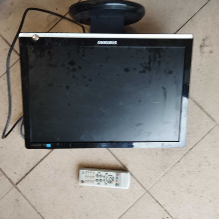 Monitor Samsung BW 206 (R) z pilotem