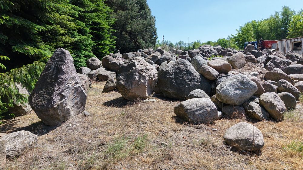 Głazy narzutowe, kamienie ozdobne do ogrodu, granit, bazalt