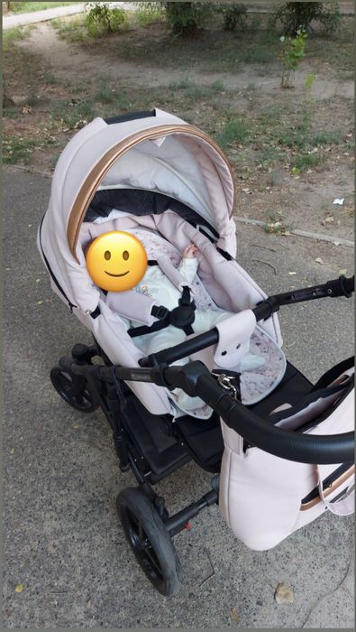 Продам детскую коляску для девочки