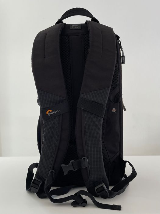 Mochila Lowepro Fastpack BP 150 AW II