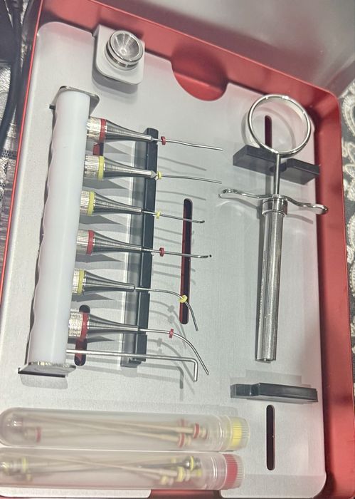 Recheio Clínica Dentária (equipamentos, 240 instrumentos e consumíveis)