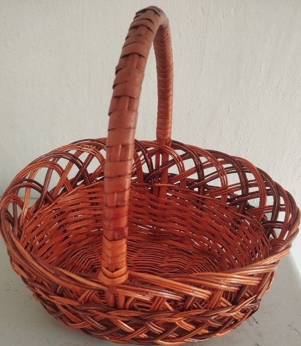 Продам кошик великодній вмісткий