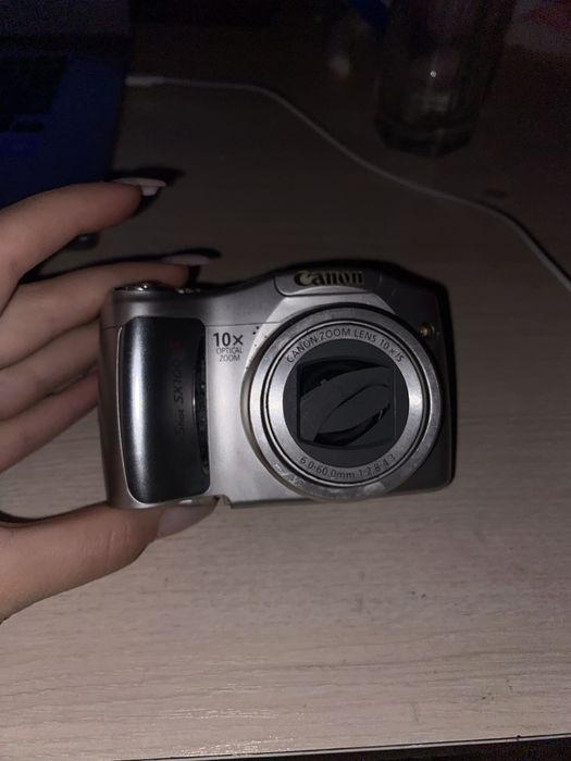 Canon PowerShot SX100 IS.