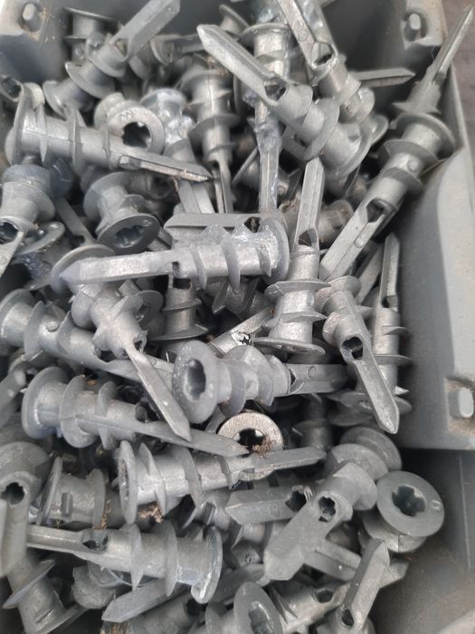 Buchas Zamak Autoperfurantes