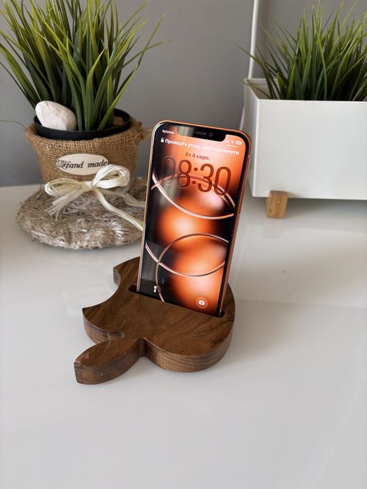 iPhone 12 64gb в корпусі 17 pro.