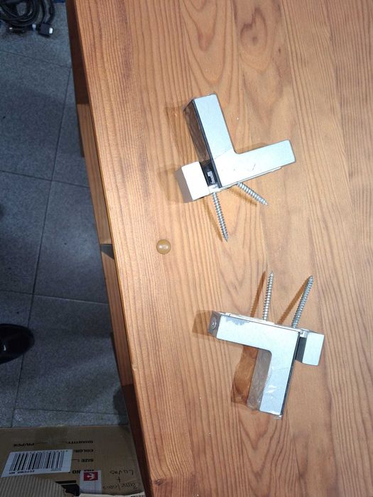 Estante de madeira natural