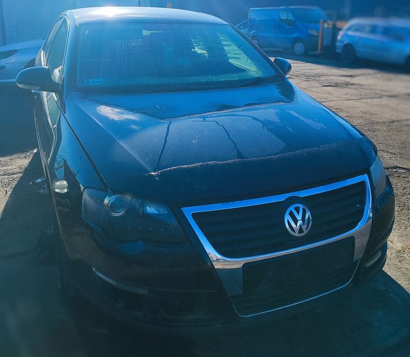 Volkswagen Passat b6 klapa tył sedan