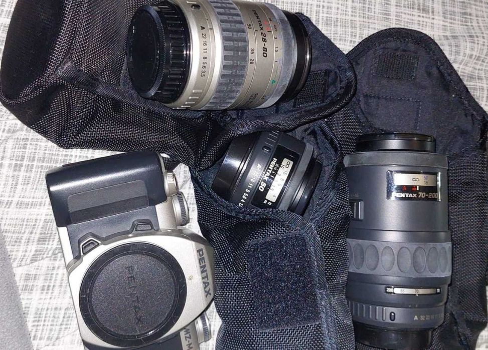 Pentax - Camera com objetivas e mala