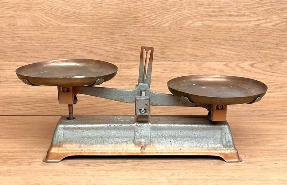 Balança de mesa antiga