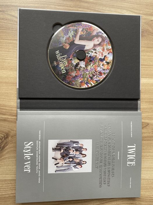 Album Twice EYES WIDE OPEN Style version