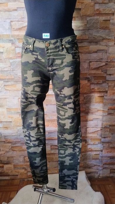 Spodnie rurki moro rozmiar M