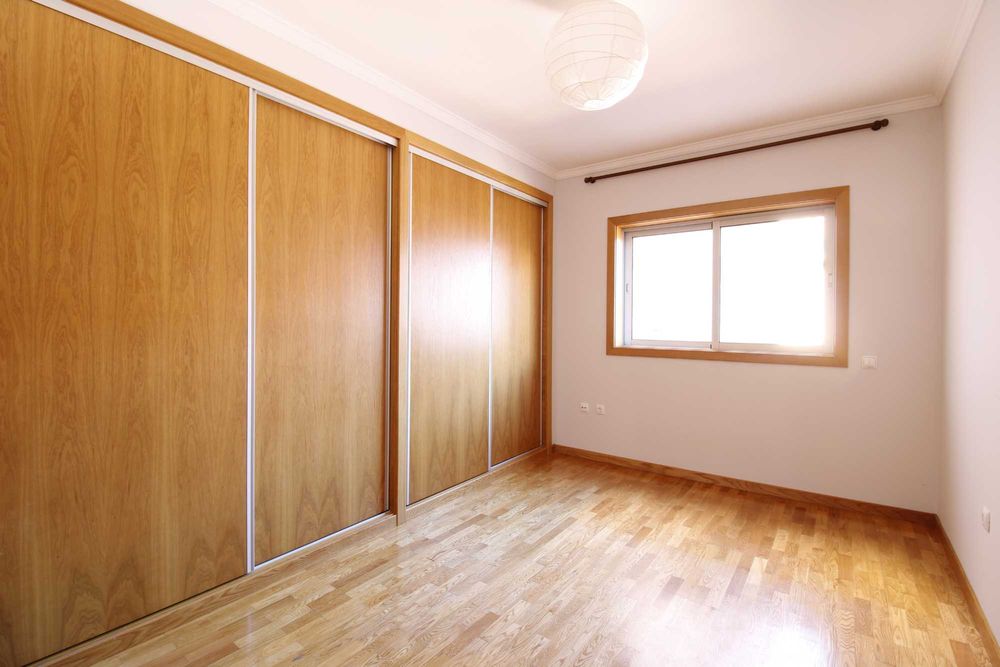 Arrendamento T2 Rio Tinto Metro Carreira