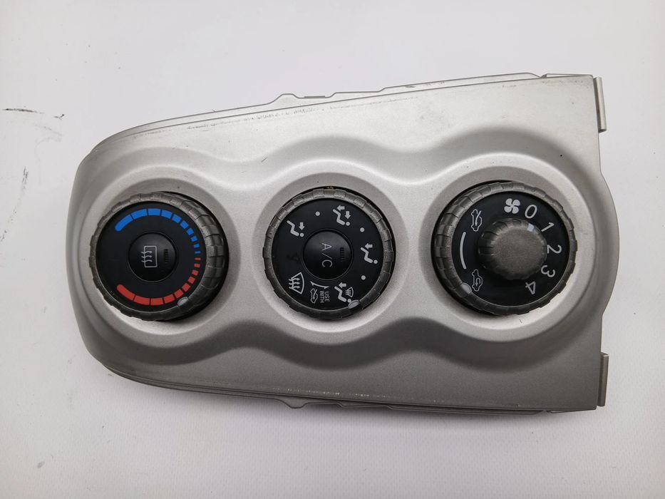 Botão / interruptor do AC TOYOTA Yaris (_P9_)