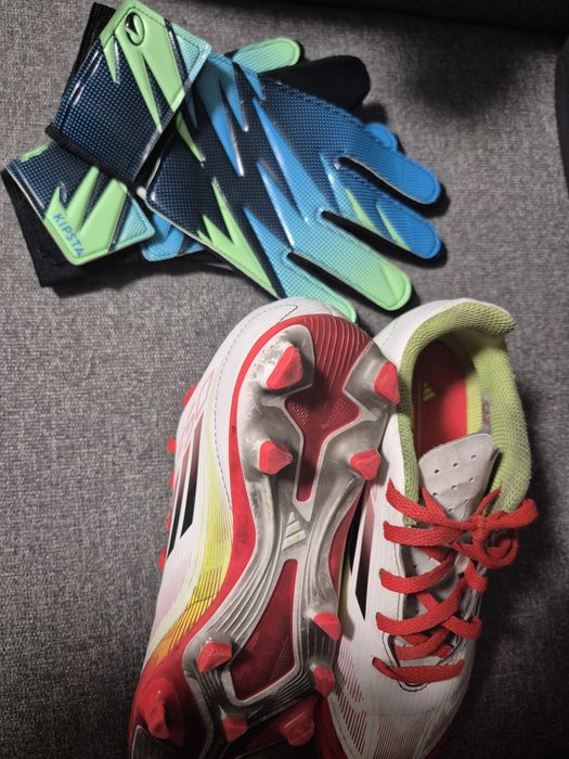 Korki Adidas rozm.33.5 piłka nożna