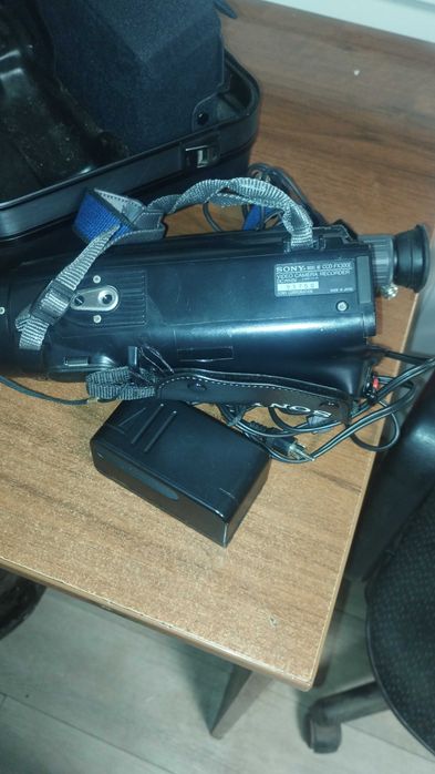 Продам відеокамеру Sony Handycam моделі CCD-FX300E.