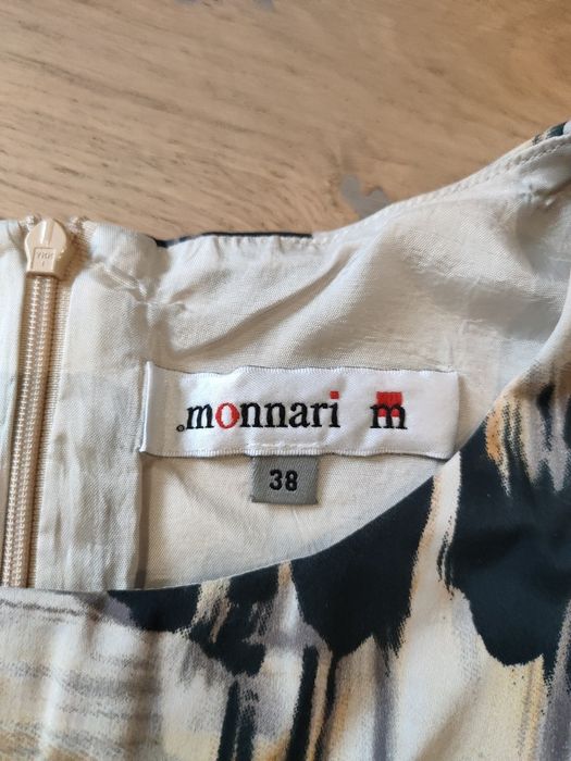 Przepiękna, elegancka, długości MIDI sukienka bez rękawów •Monnari• rozmiar M 38