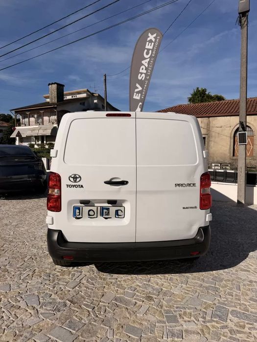 Toyota Proace Verso Electric (50 kWh) L1 (9L) Flow