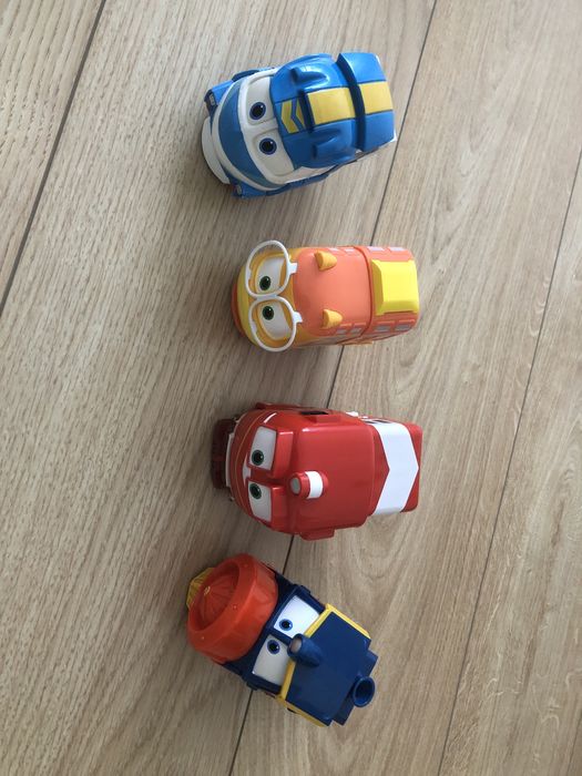 Pista Robotrains + 4 figuras