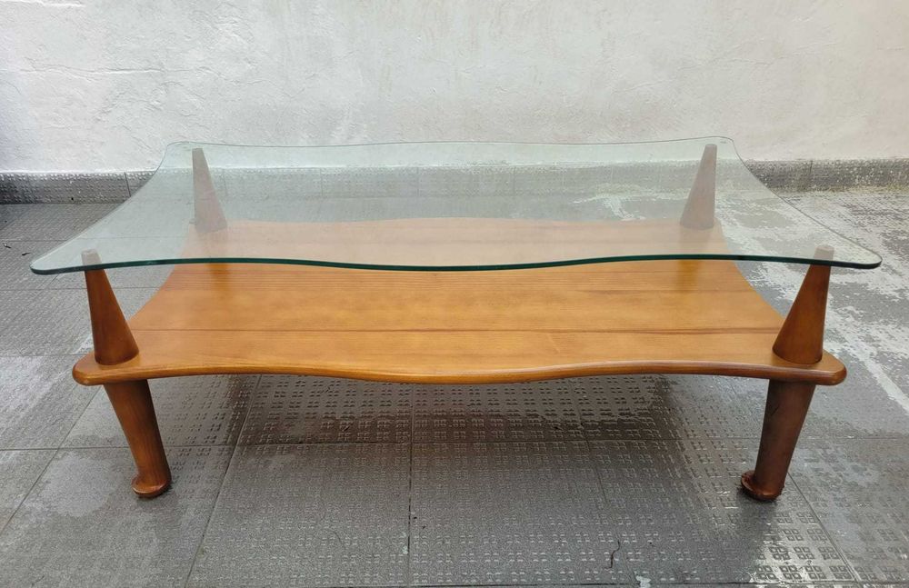 Mesa de centro de madeira e vidro