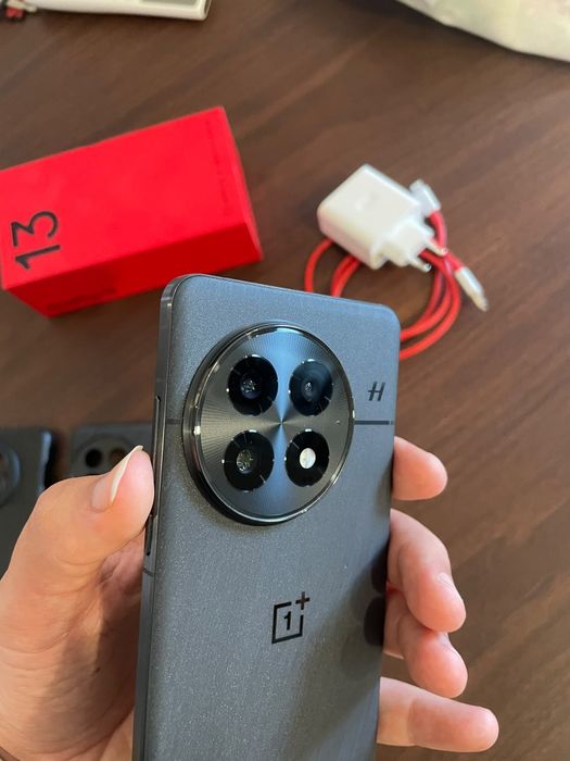 OnePlus 13 - 16GB RAM 512GB ROM - Black Eclipse