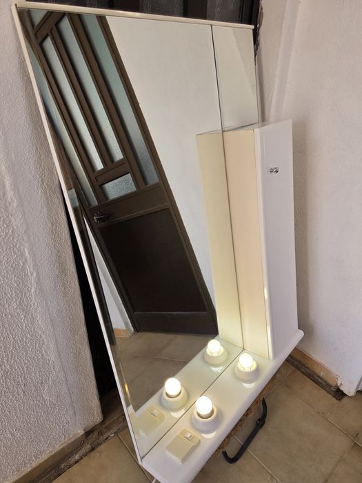 Espelho WC c/ Iluminação e Armário