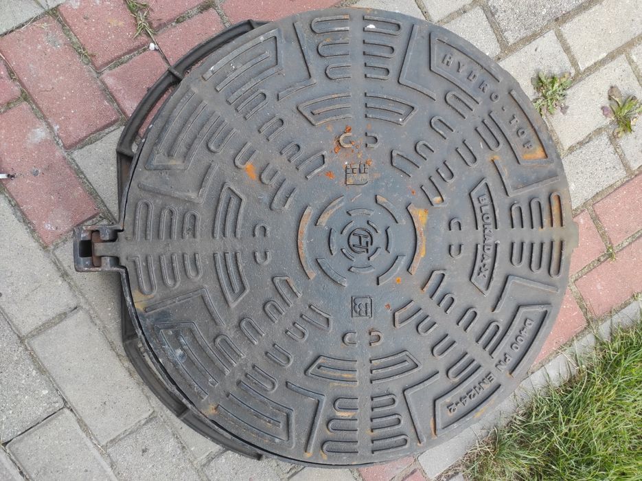 Właz żeliwny D400 40ton