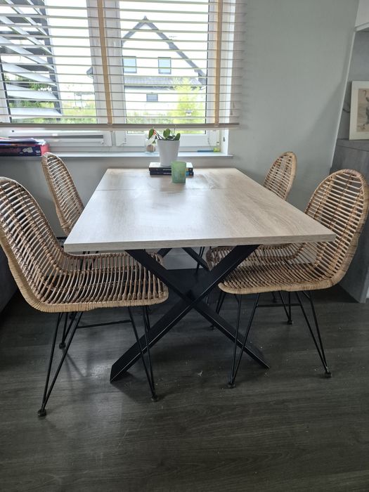 Stół do jadalni plus krzesla