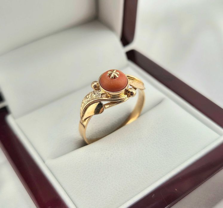 Wyjątkowy złoty pierścionek z koralem 3,30g PR.585 14K R. 24