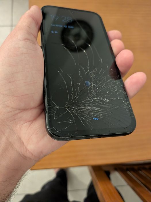 Google Pixel 8a 128 GB (Obsidiana) - ecrã partido, 100% funcional