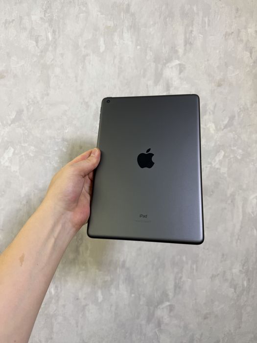 iPad 9 64 GB Wi‑Fi — батарея 100%, 28 циклів заряджання