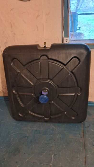 Пластиковий бак для води(дачний душ)