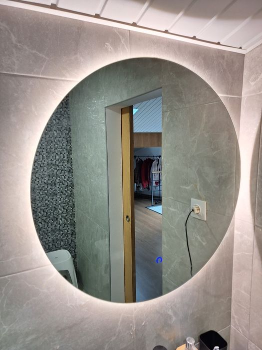 Espelho LED redondo com 70 cm, novo na embalagem.