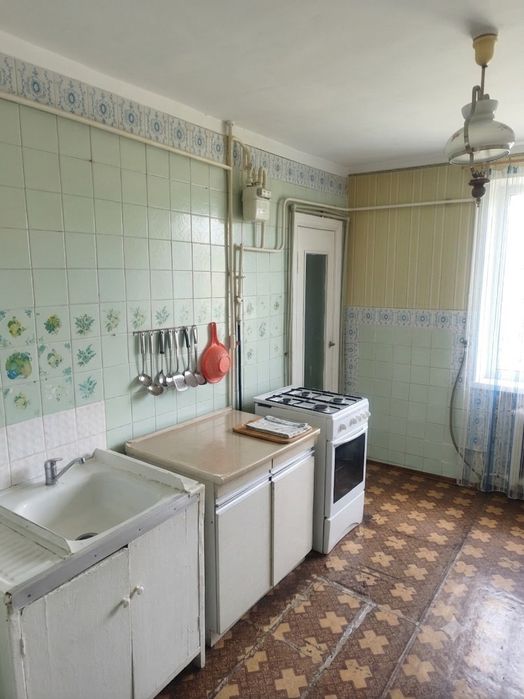Трикімнатнатна квартира в м. Малин, р-н залізничного вокзалу