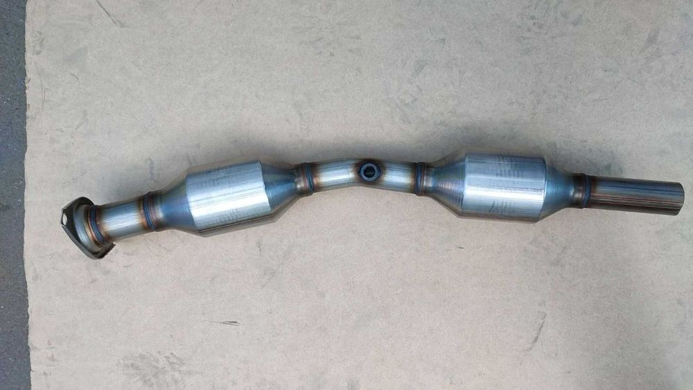 Приемная труба TOYOTA PRIUS 1.5 Hybrid Тойота Приус 1.5 2003 - 2009