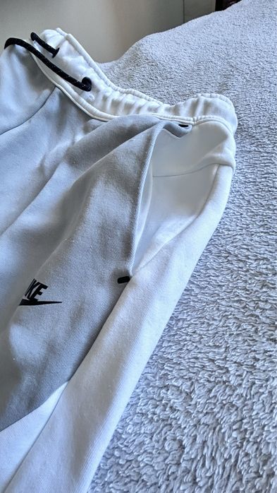 Nike białe spodnie dresowe