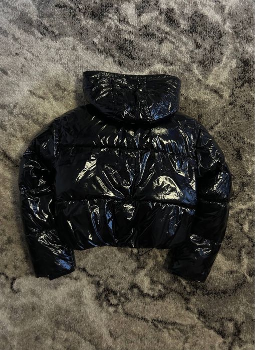 Жіноча куртка чорна глянцева зимна тепла пуховик пуфер