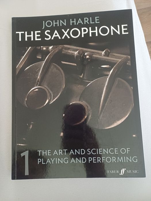 Książki do ćwiczeń z saksofonem dla początkujących jak i zaawansowanych graczy