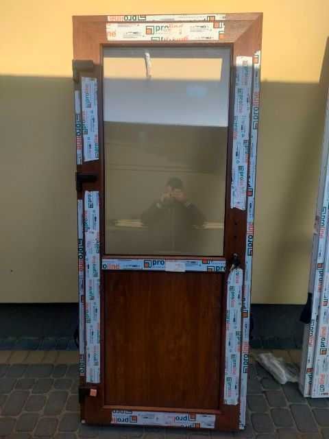 drzwi pcv do biura magazynu od reki transport cała Polska 150 zł