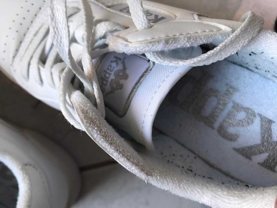 Ténis brancos em muito bom estado