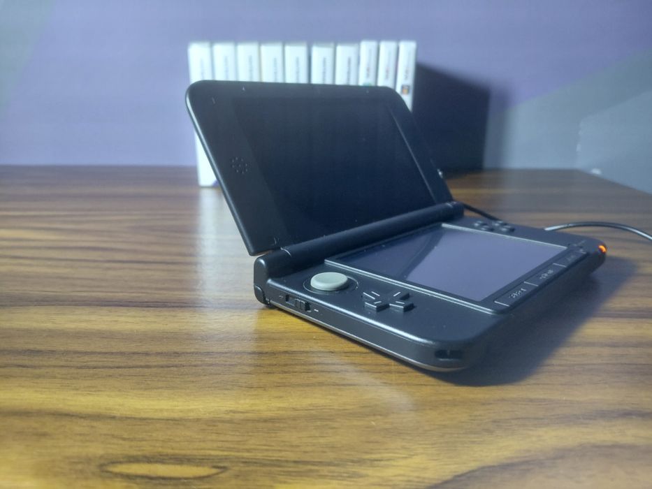 nintendo 3ds (XL)