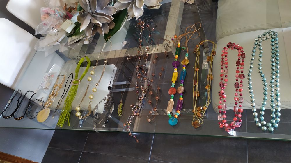 16 colares novos 5€ cada